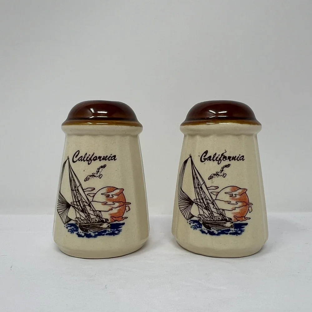 Vintage California Pottery Ceramic Salt n Pepper Shakers 3